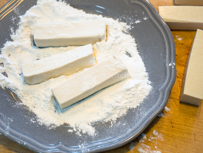 Fried Crispy Tofu using rice flour coating