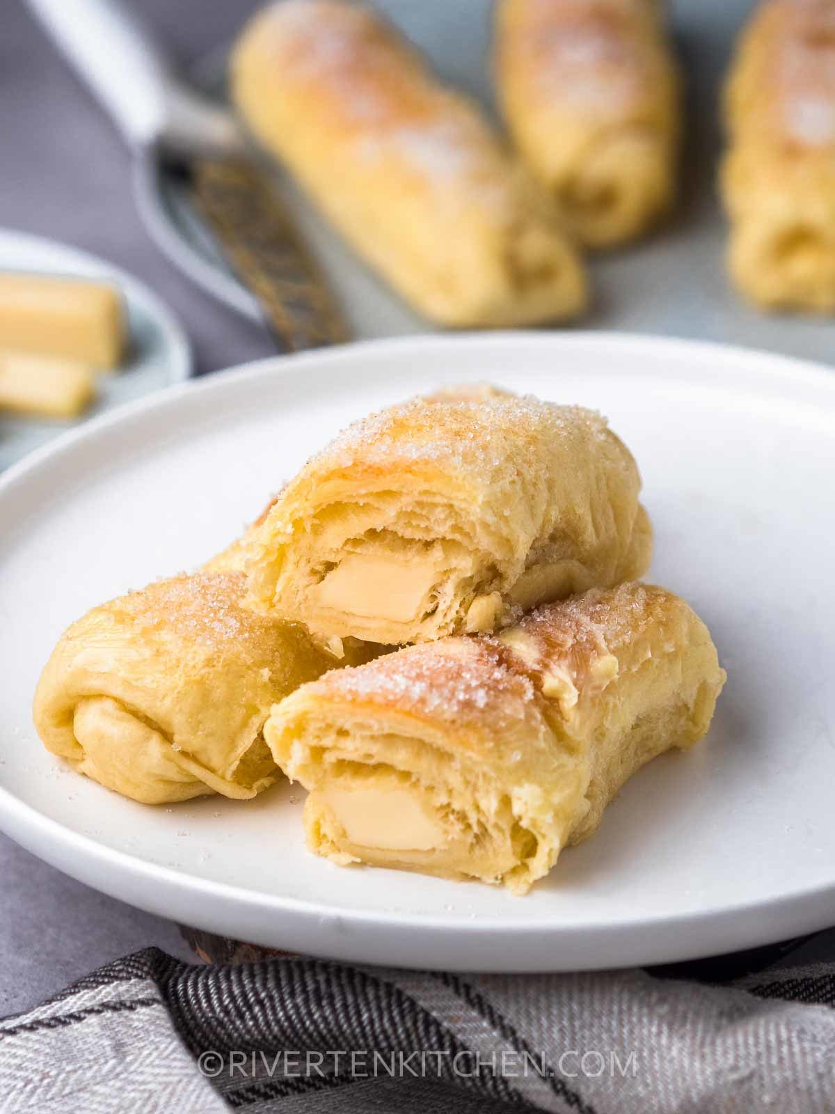 bread rolls filled with cheese