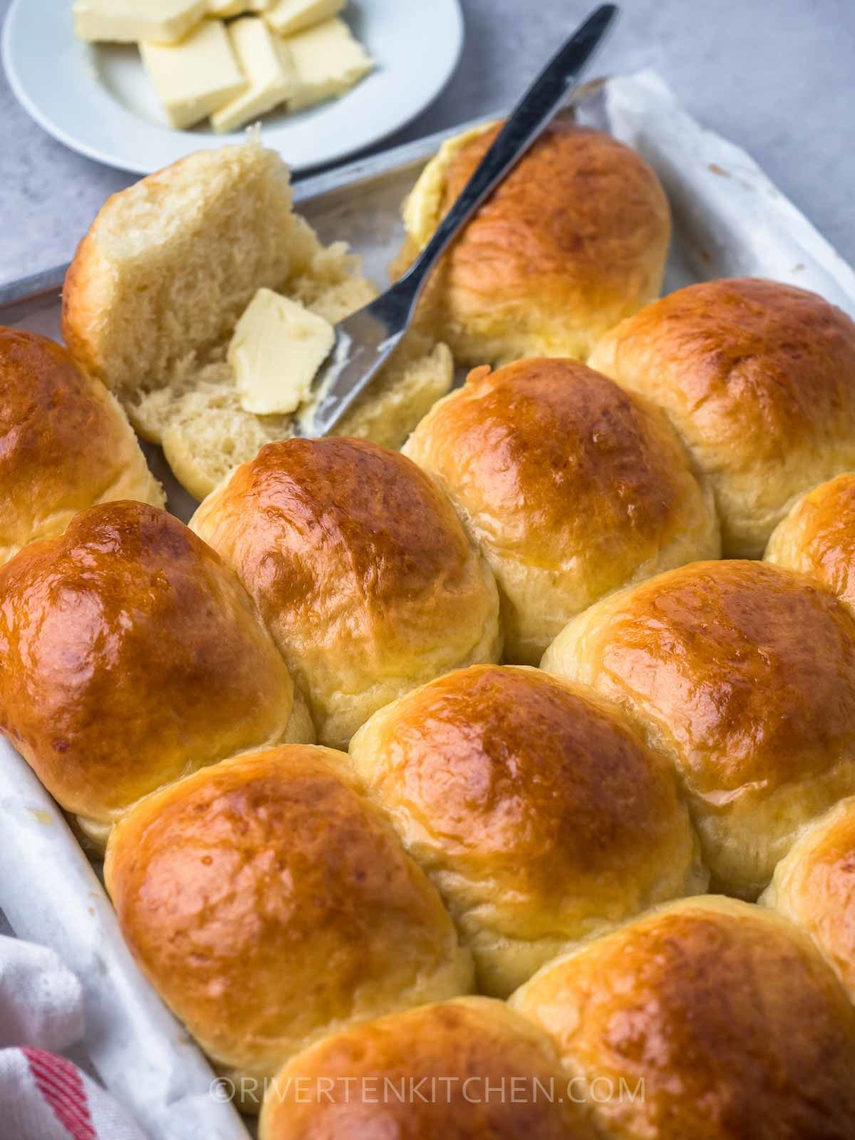 delicious soft dinner rolls with butter