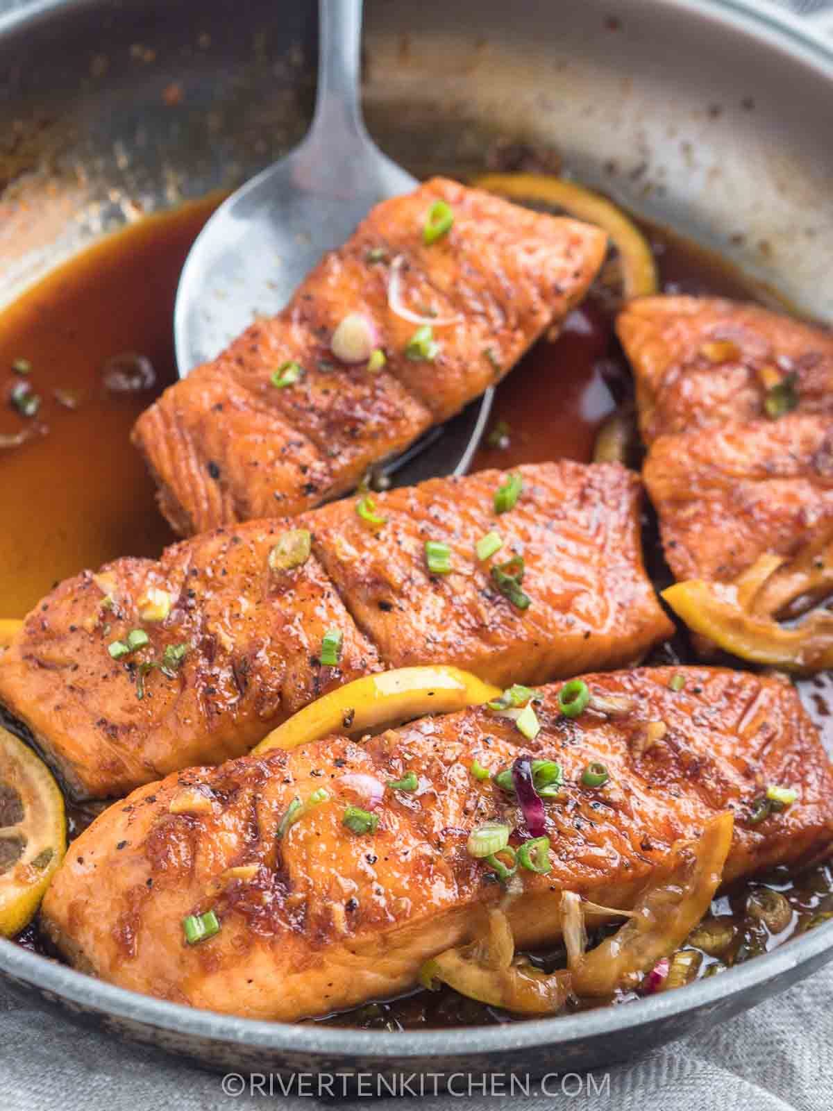 Pan-seared Salmon in Honey Garlic Sauce