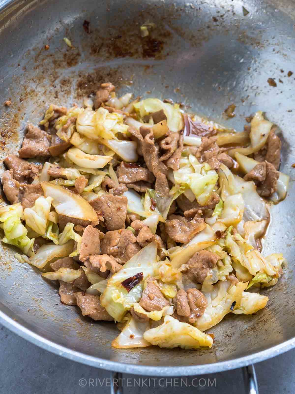 Cabbage Stir-fry with Pork and Chinese sauce