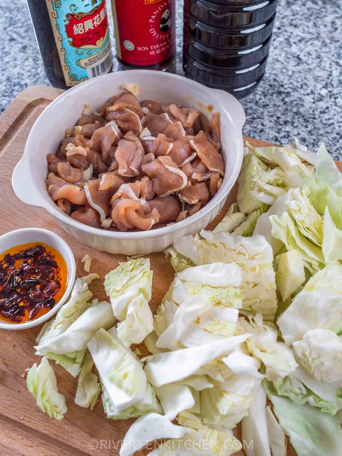 Pork, cabbage and Chinese stir-fry sauce