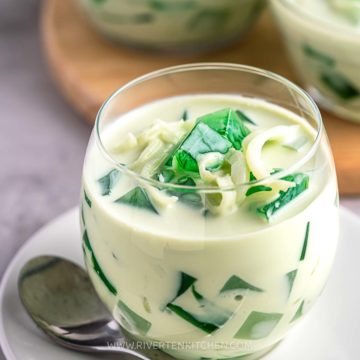 shredded coconut with pandan jelly, Cream and condensed milk