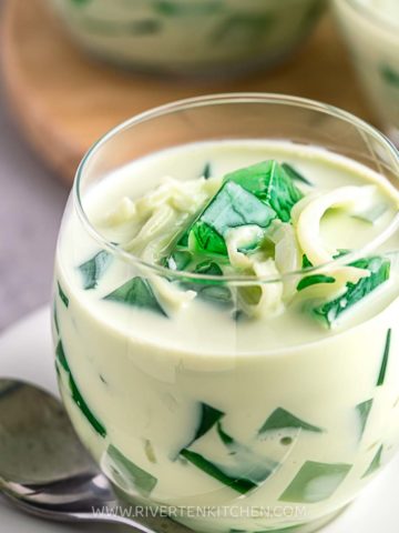 shredded coconut with pandan jelly, Cream and condensed milk