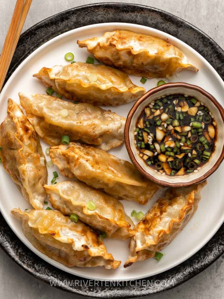 crispy dumplings with soy vinegar dipping sauce