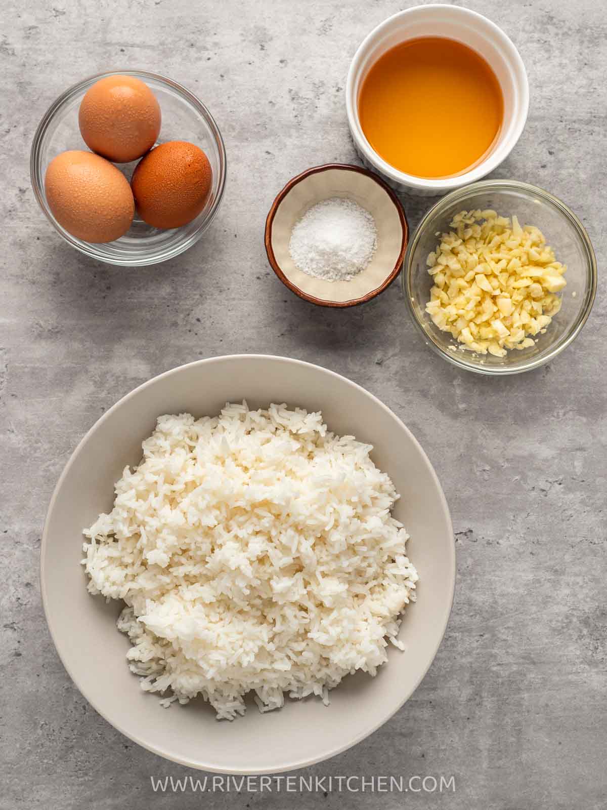 Ingredients: white rice, eggs, fresh garlic, salt, oil
