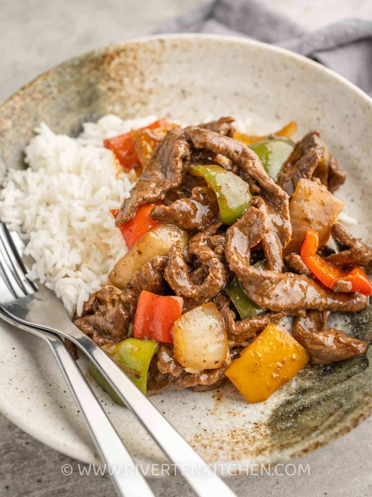 stir fried beef with bell peppers and black pepper oyster sauce
