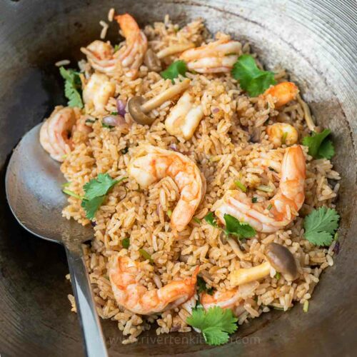 Thai-style fried rice with shrimp and mushrooms.