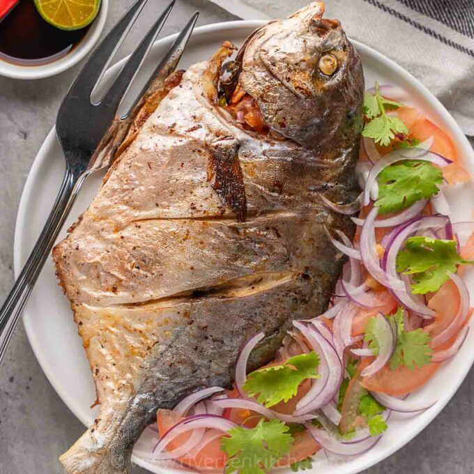 pomfret (pompano fish) cooked in an air fryer.