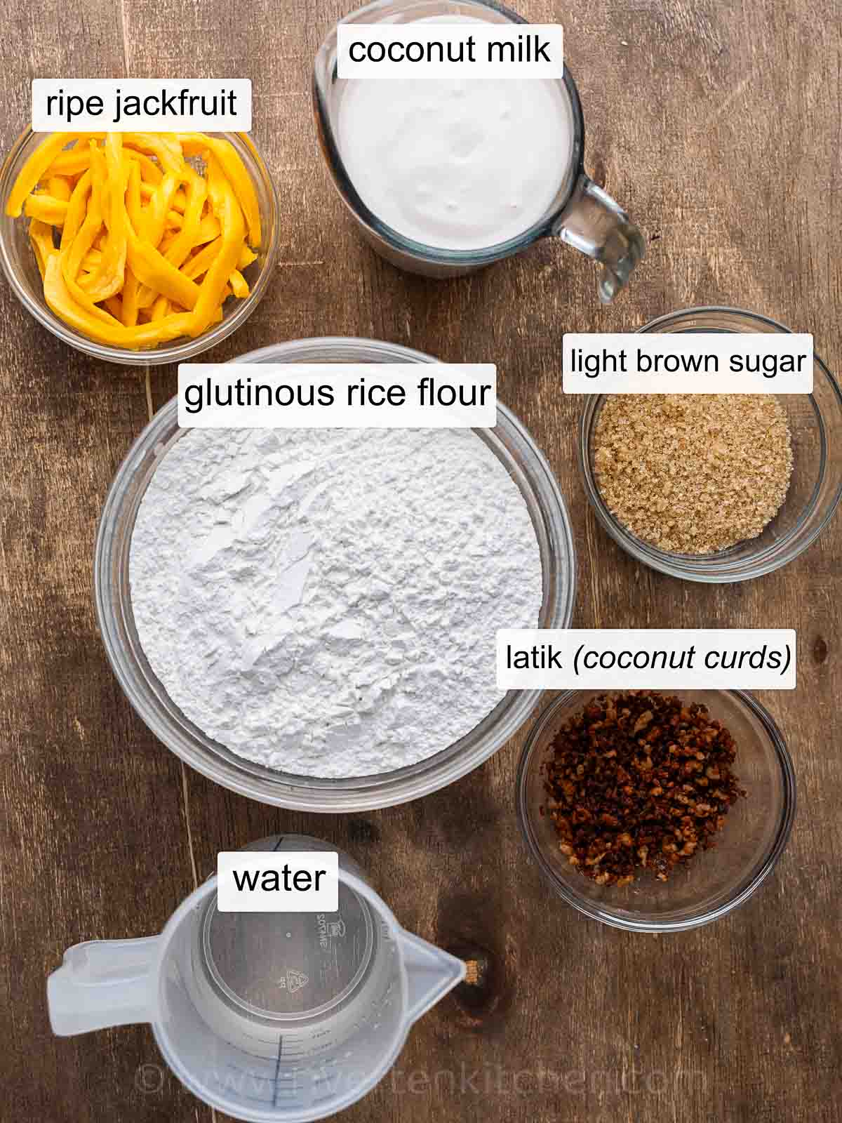 ripe jackfruit, glutinous rice flour, water, coconut curds, and light brown sugar.